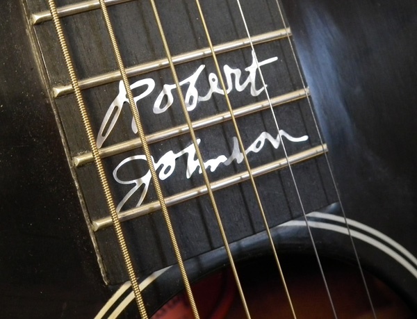 Gibson Robert Johnson signature